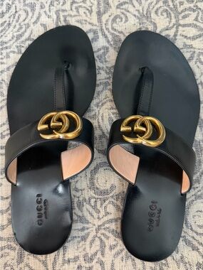 Gucci Marmont Black Leather Thong Sandals with Gold GG Accent
